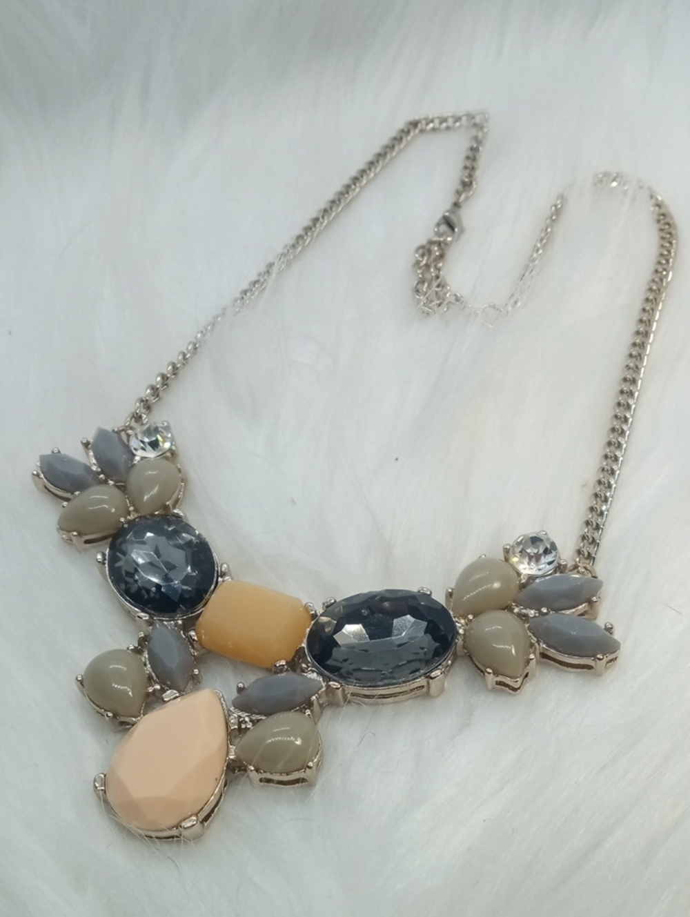 COLOFUL STATEMENT NECKLACE